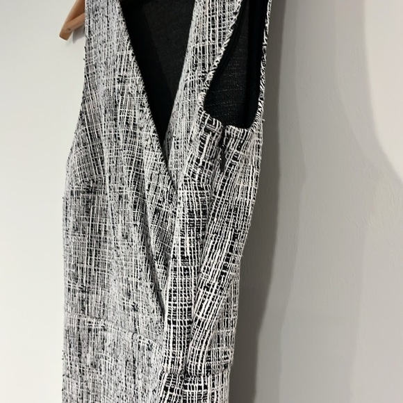 EXPRESS Tweed Wrap Fit & Flare Dress Womens Medium Black White V-Neck Textured - Picture 7 of 9